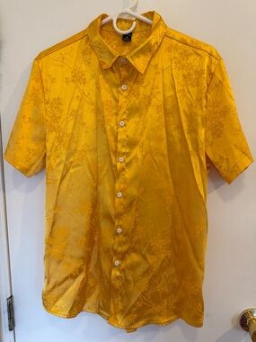 NWOT SHEIN Men's Short-Sleeve Satin Shirt - Yellow size M